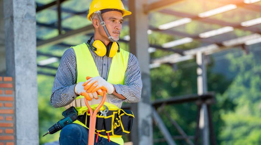 Professional gutter cleaning in Hale, MO